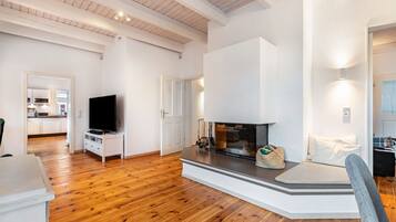 TV, fireplace, DVD player, stereo