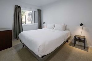4 bedrooms, WiFi, bed sheets