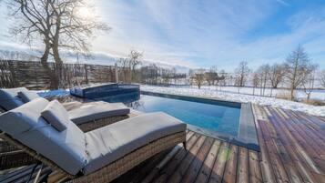 Outdoor pool, a heated pool