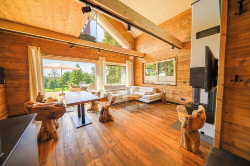 "Whisper of Alpacas" chalet