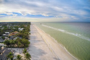 Beach - LeMalo Vacation Rental: Stylish 1-BR Condo Near 5th Ave S & Gulf Beaches Coastal Vibes, King Bed, and Private Outdoor Space. Perfect Location for Dining, Shopping and Exploring Naples! (Naples)