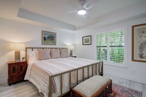 Free WiFi, wheelchair access - LeMalo Vacation Rental: Stylish 1-BR Condo Near 5th Ave S & Gulf Beaches Coastal Vibes, King Bed, and Private Outdoor Space. Perfect Location for Dining, Shopping and Exploring Naples! (Naples)