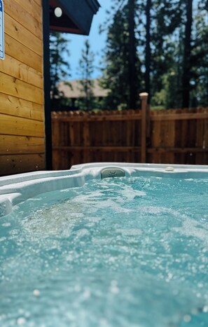 Bain à remous extérieur