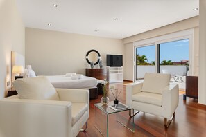 4 sovrum, värdeförvaringsskåp på rummet och strykjärn/strykbräda