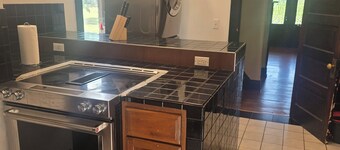 Spacious 5-bedroom house in brilliant Cincinnati with WiFi, AC