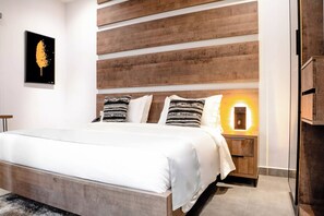 Luxury Penthouse, City View | In-room safe, desk, laptop workspace, free WiFi - The Cove Apartments (Abuja)
