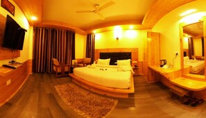 Deluxe Room, City View | Desk, laptop workspace, free WiFi