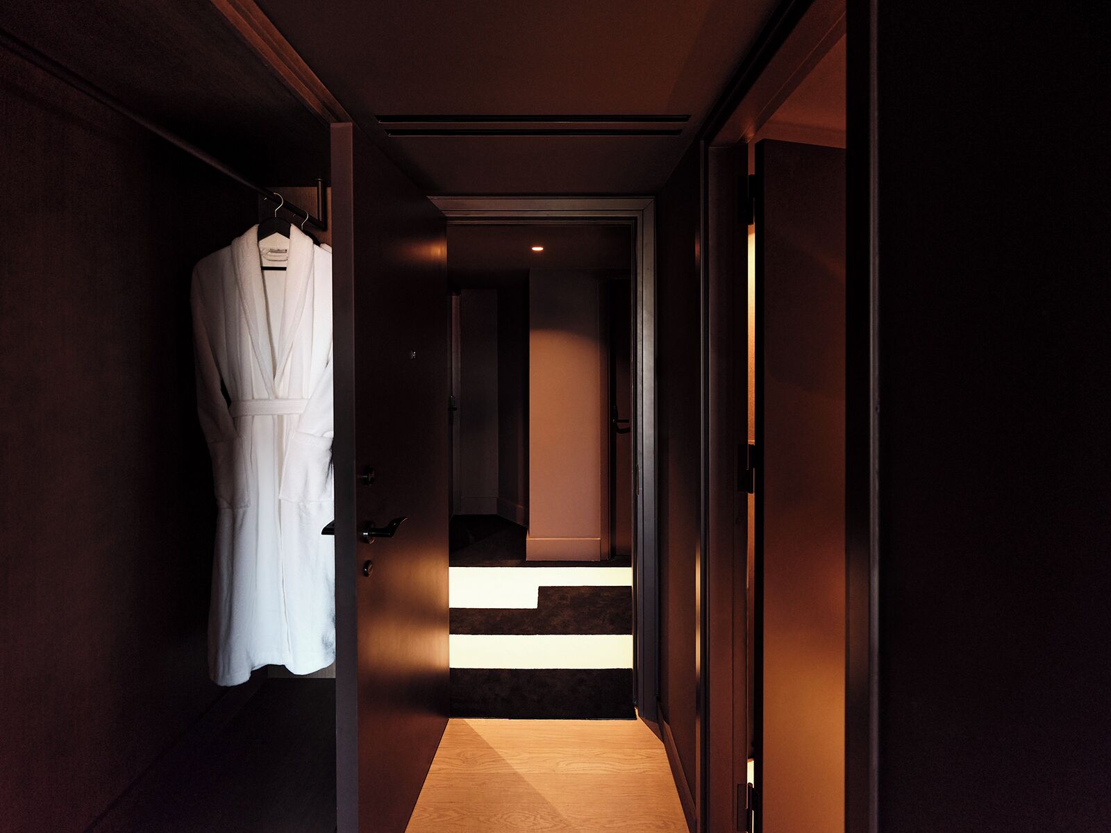 Ropa de cama hipoalergénica y minibar 