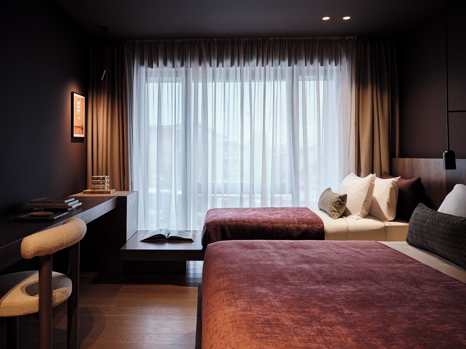 Deluxe Triple | Hypo-allergenic bedding, minibar, in-room safe, desk