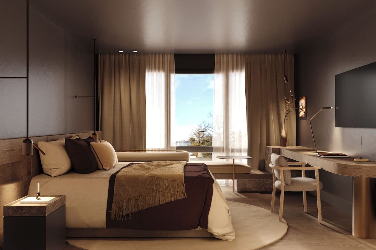 Hypo-allergenic bedding, minibar, in-room safe, desk