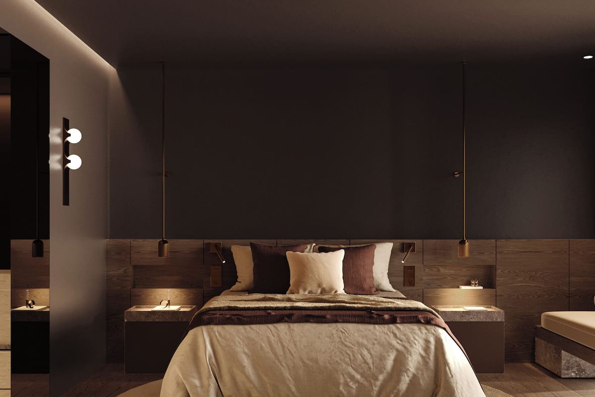 Hypo-allergenic bedding, minibar, in-room safe, desk