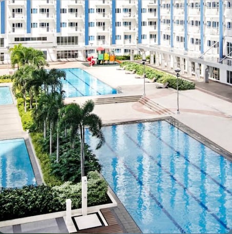 Pool. Cozy Nook in the City of Mandaluyong