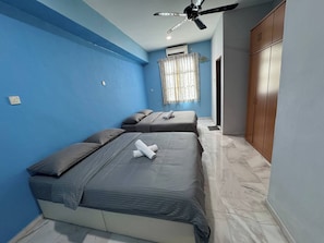 House, 4 Bedrooms | 4 bedrooms - Cozy Johor Bahru Home With Family Room and Unblock Balcony View (Johor Bahru)