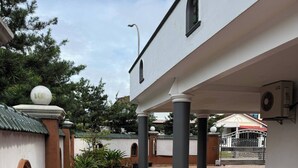 House, 4 Bedrooms | Exterior - Cozy Johor Bahru Home With Family Room and Unblock Balcony View (Johor Bahru)