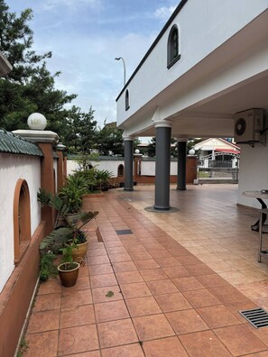 House, 4 Bedrooms | Exterior