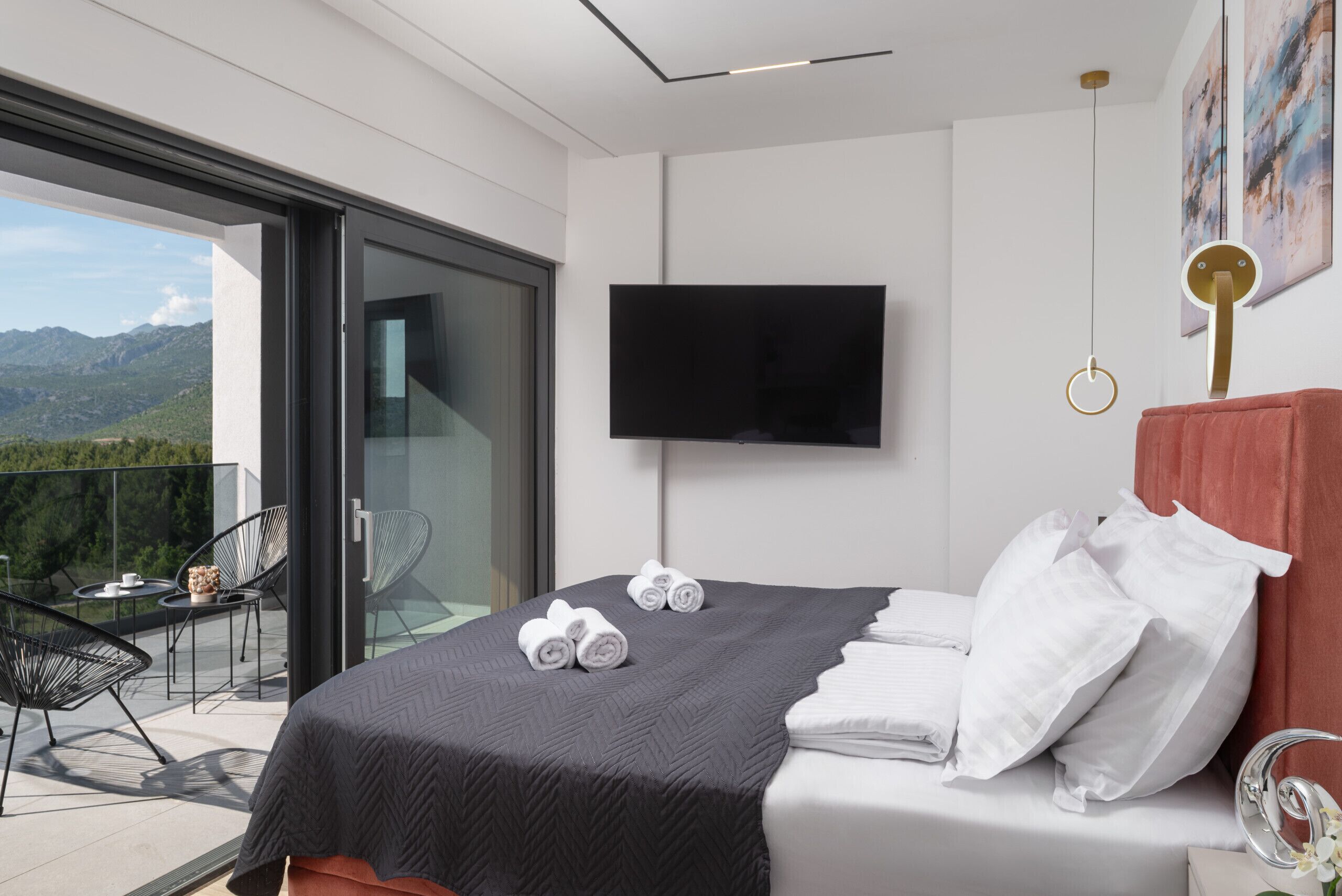 6 dormitorios, tabla de planchar con plancha, wifi gratis y ropa de cama
