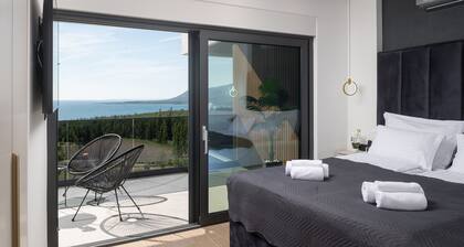 Lux Villa Serene with heated pool