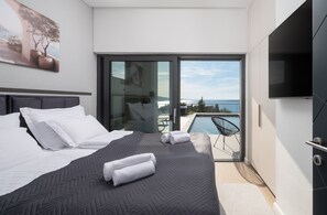 6 slaapkamers, een strijkplank/strijkijzer, gratis wifi, beddengoed