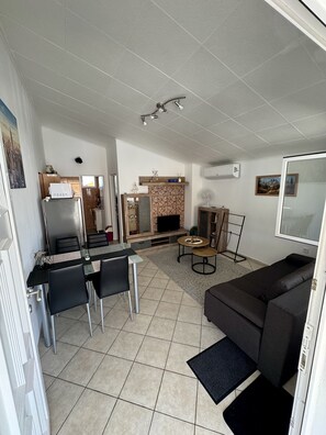 TV - Apartment Didovi Dvori 1 with jacuzzi (Ražanac)