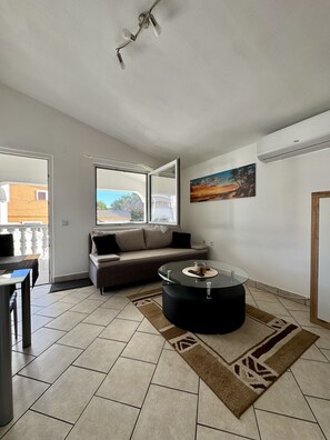 TV - Apartment Didovi Dvori 2 with jacuzzi (Ražanac)