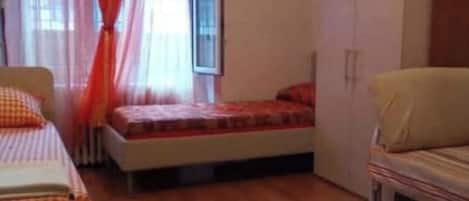Iron/ironing board, free WiFi