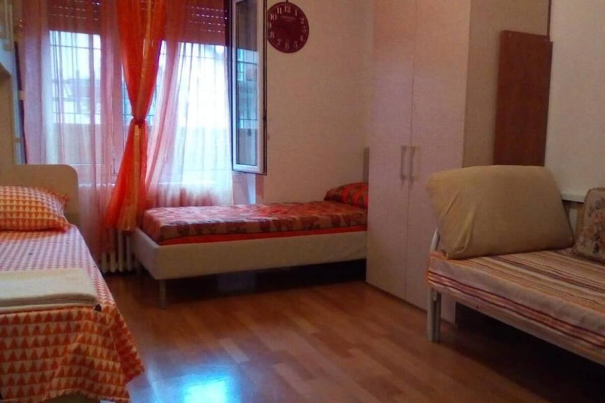 Economy Room, Balcony
