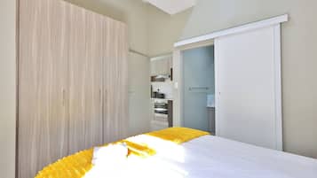 1 habitación, tabla de planchar con plancha, wifi y ropa de cama