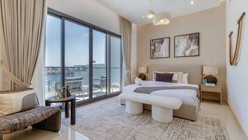 4 makuuhuonetta, tallelokero huoneessa, silitysrauta/-lauta