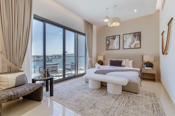 4 soverom, safe på rommet, strykejern/-brett og wi-fi (inkludert)