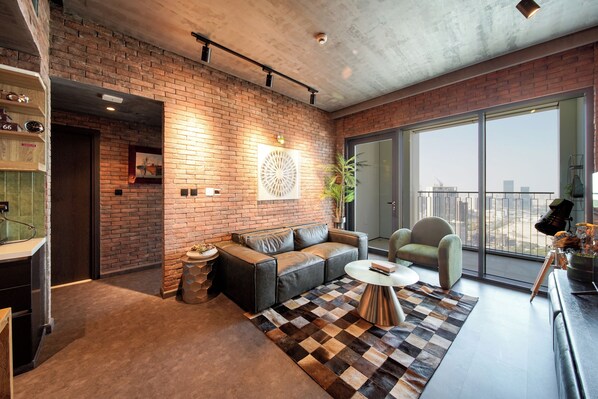 Apartment, Balcony, City View | Living area