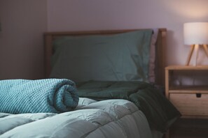 3 bedrooms, iron/ironing board, WiFi, bed sheets
