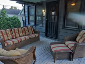 Terrace/patio - Charming, spacious, 2 bedroom apartment in Steelton, PA, near Hershey Park. (Steelton)