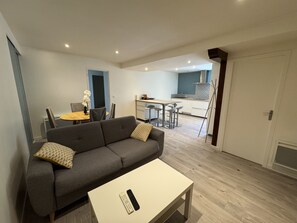 Unclassified image, 4 of 10, button