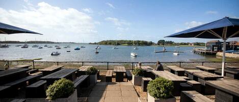 스튜디오 | 3 개의 침실, 인터넷