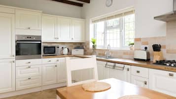 3 bedrooms, Internet