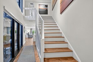 Interior - Magical sunset views from newly redone waterfront Palm Beach townhome. (Palm Beach)