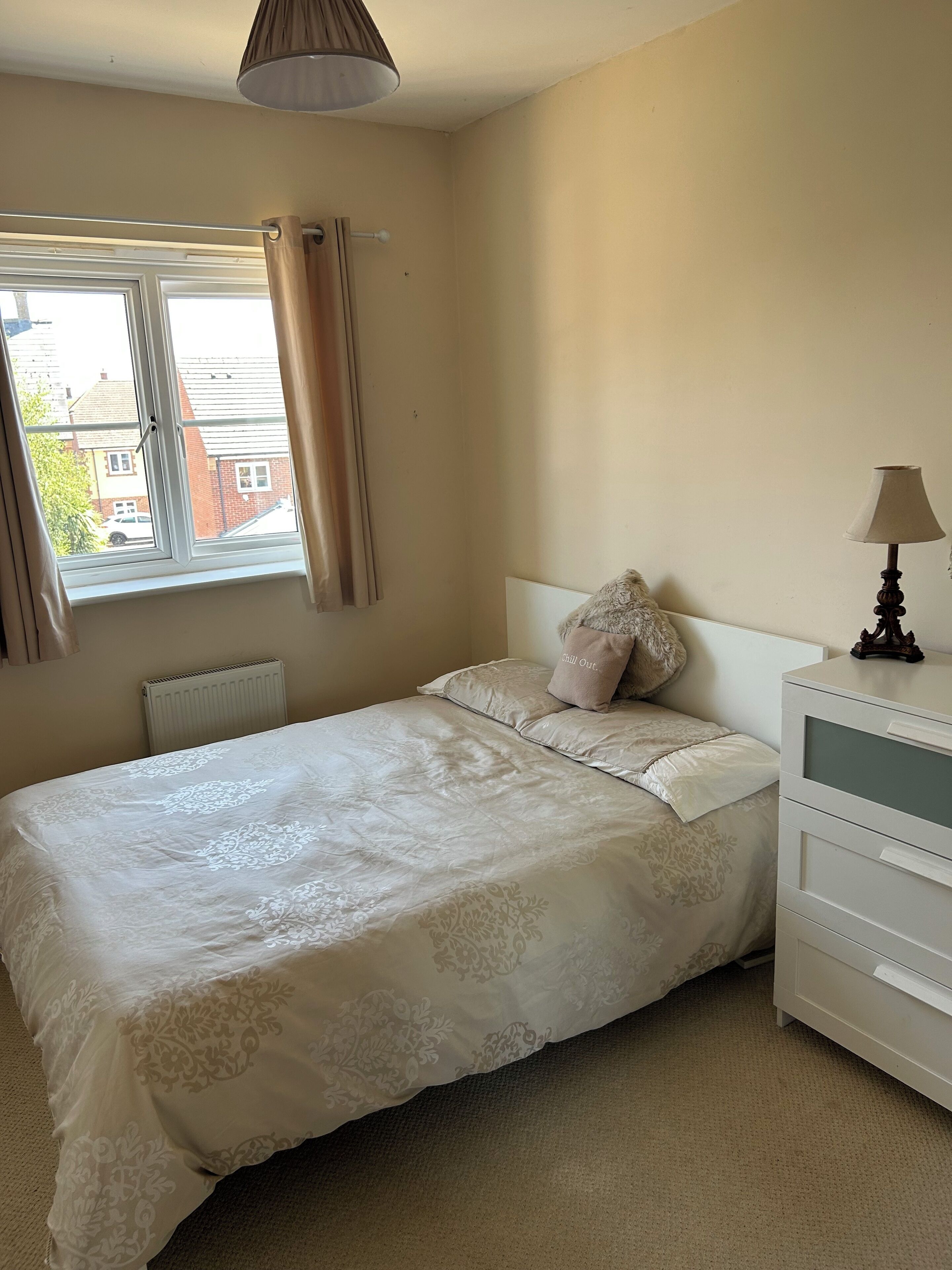 5 slaapkamers, een strijkplank/strijkijzer, wifi, beddengoed