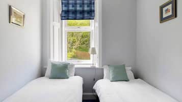 2 Schlafzimmer, BĂŒgeleisen/BĂŒgelbrett, WLAN, BettwĂ€sche