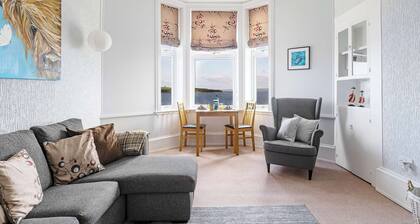 Seafront Kilchattan Bay Apartment, Sea Views