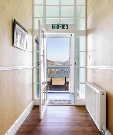 Interior. Scenic Waterfront Apartment with Stunning Loch Views