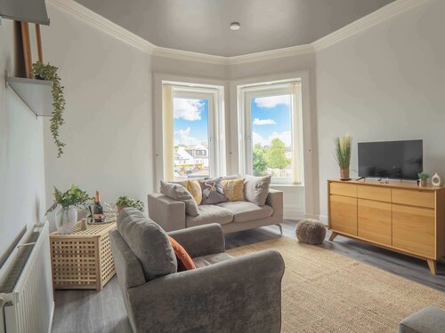 Ayr Coastal Apartment near Stadium, Free Parking