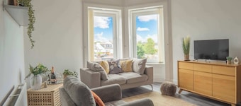 Ayr Coastal Apartment near Stadium, Free Parking