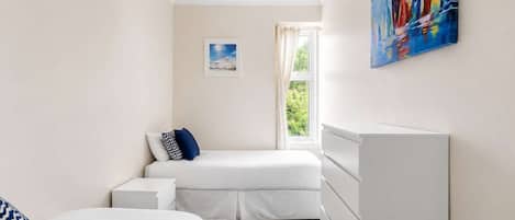2 habitaciones, tabla de planchar con plancha y wifi