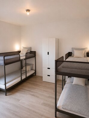 2 bedrooms, desk, iron/ironing board, WiFi - Gohysart 51b 1 Bruxelles-Charleroi-airport (Charleroi)