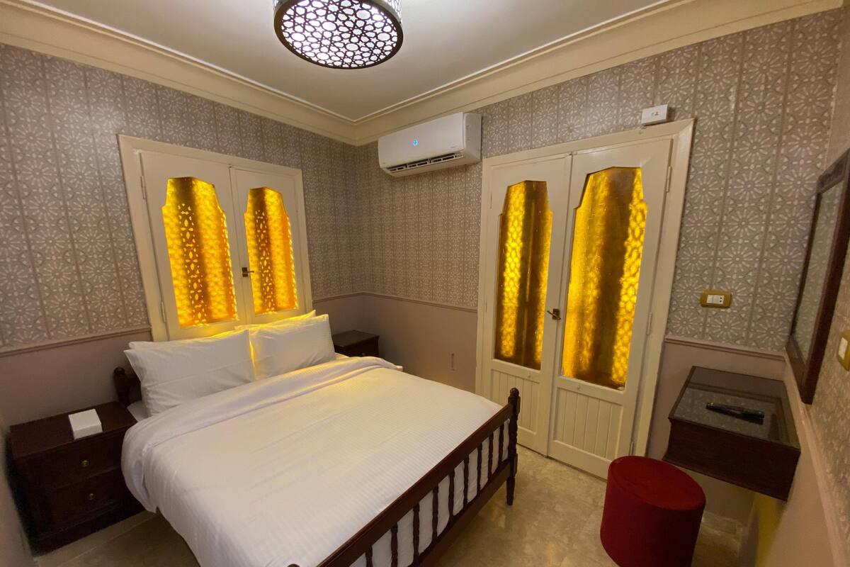 Minibar, free WiFi