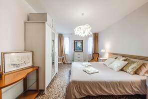 3 chambres, fer et planche à repasser, Wi-Fi gratuit, draps fournis