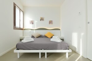 2 bedrooms, bed sheets