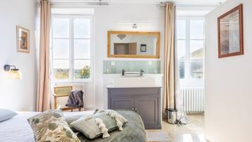 4 slaapkamers, een strijkplank/strijkijzer, wifi, beddengoed