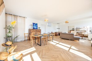 Interior - Gîte du Val d’Egray – Charming House with Garden in Champdeniers (Champdeniers)