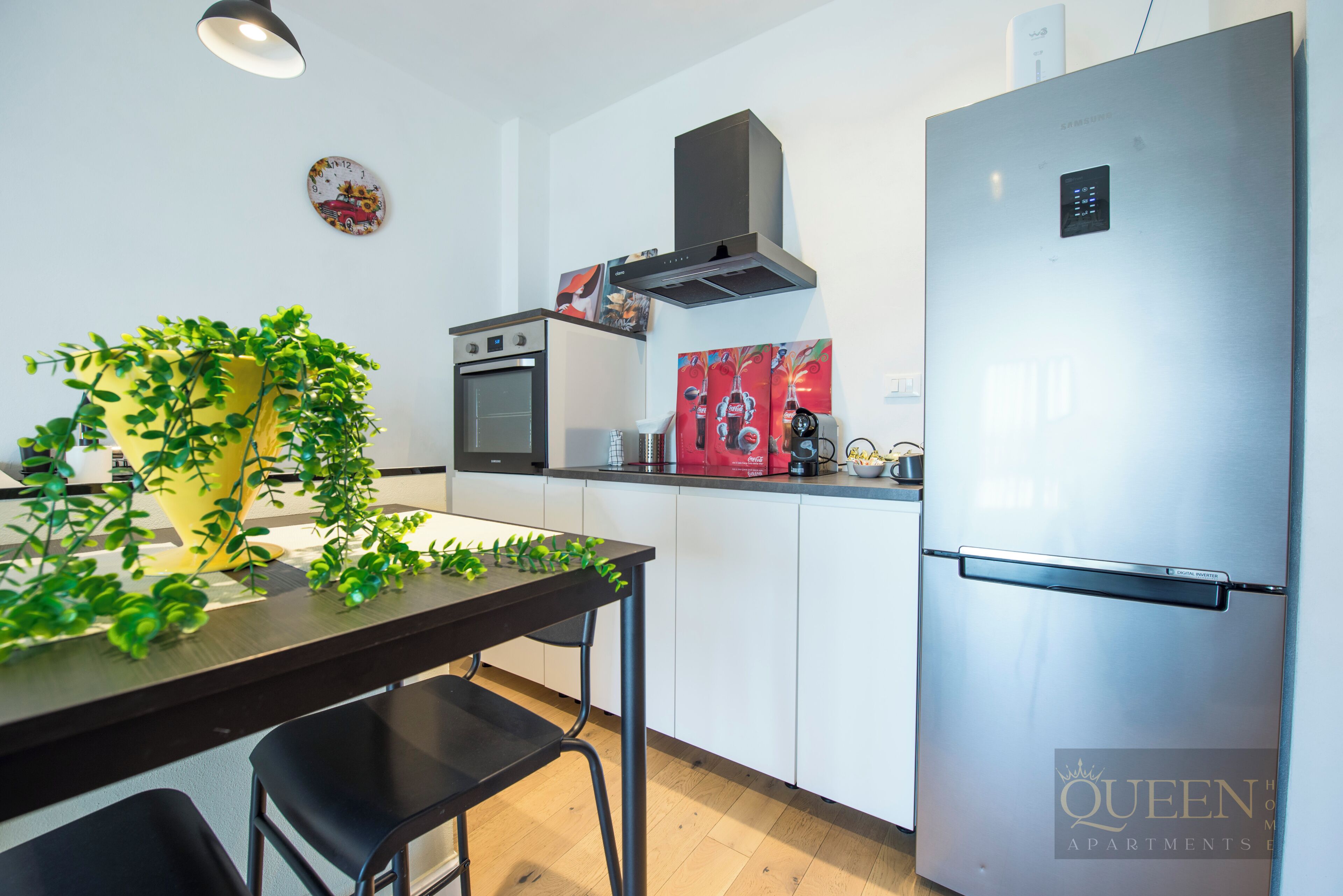 Kühlschrank, Ofen, Herdplatte, Geschirrspüler